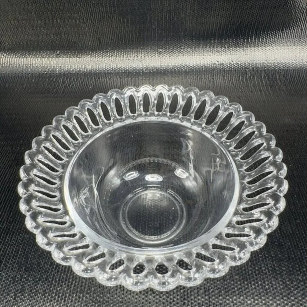 Vintage‎ Clear Glass Bowl With Blown Glass Looped Rim Dish Bowl Decorative Bowl